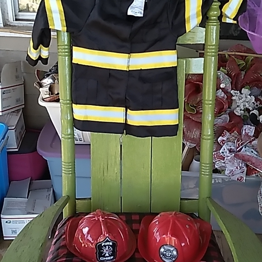 Kids fireman Halloween costume fits 3 to 6 yr old
